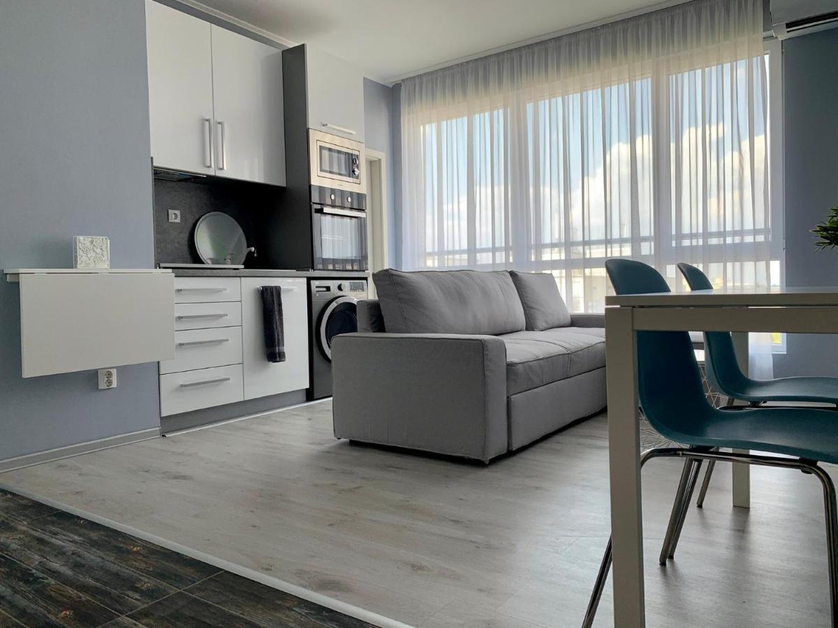 Blue Laguna Private Parking & 2 Bedrooms Apartment